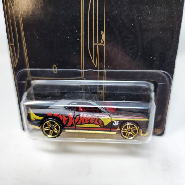 15 Dodge Challenger SRT Black & Gold * Hot Wheels Pearl & Chrome Series Online now